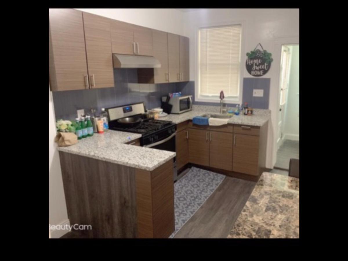 Brand New Bedroom With Tv Next Jhu Baltimore Exterior photo