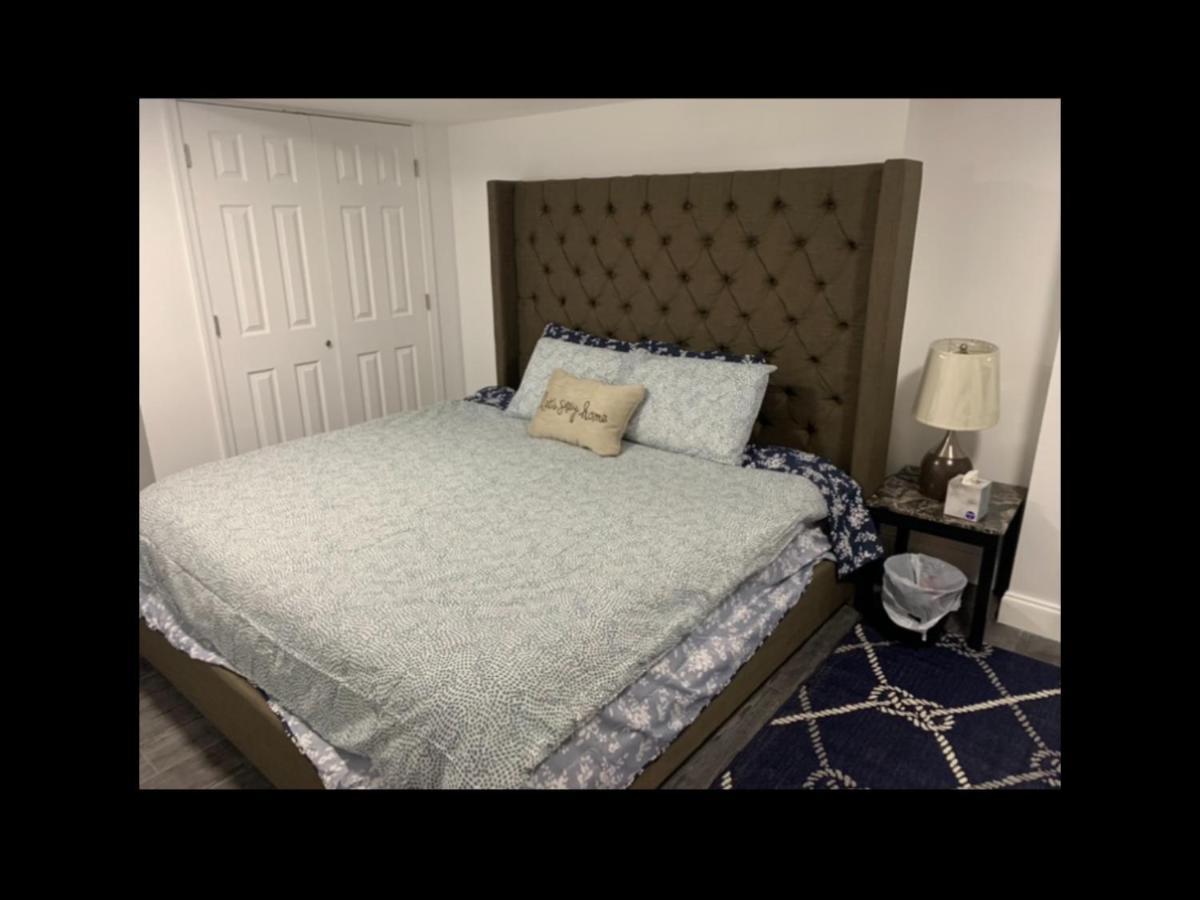 Brand New Bedroom With Tv Next Jhu Baltimore Exterior photo