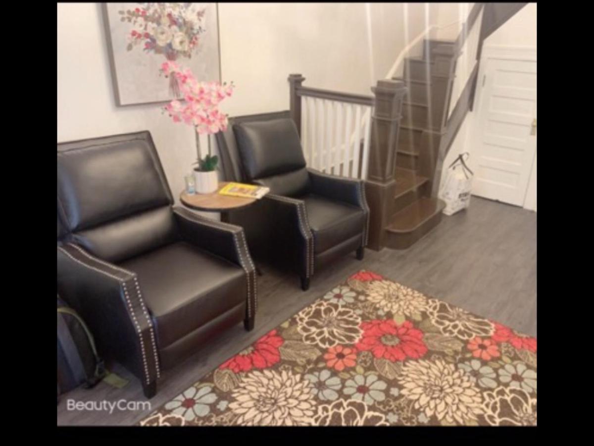 Brand New Bedroom With Tv Next Jhu Baltimore Exterior photo